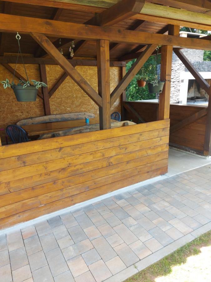 Guest House Flora Pazin Exterior photo
